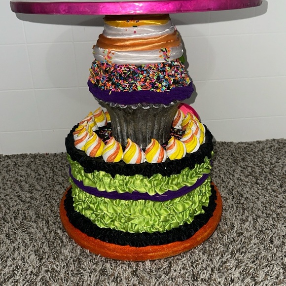 Katherine’s Collection Creepy Confections Cake Stand Halloween Faux Cake Horror - Picture 2 of 7